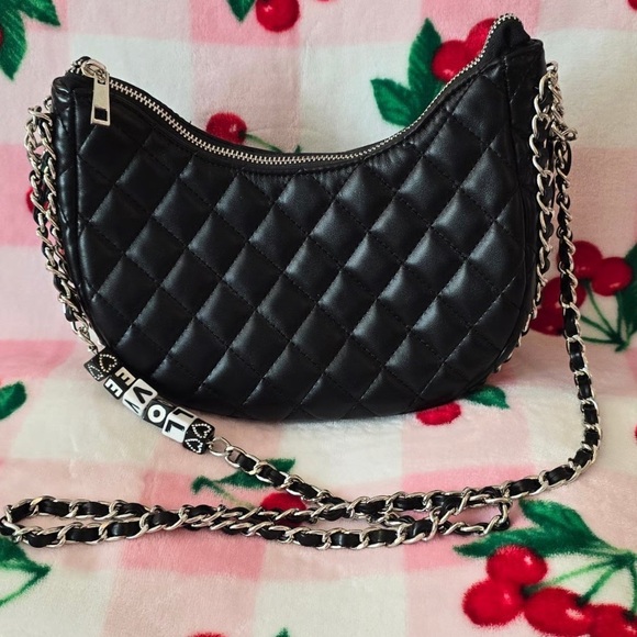 Like Dreams Black Quilted Chain Crossbody/Shoulder Bag 🖤 - Picture 1 of 17